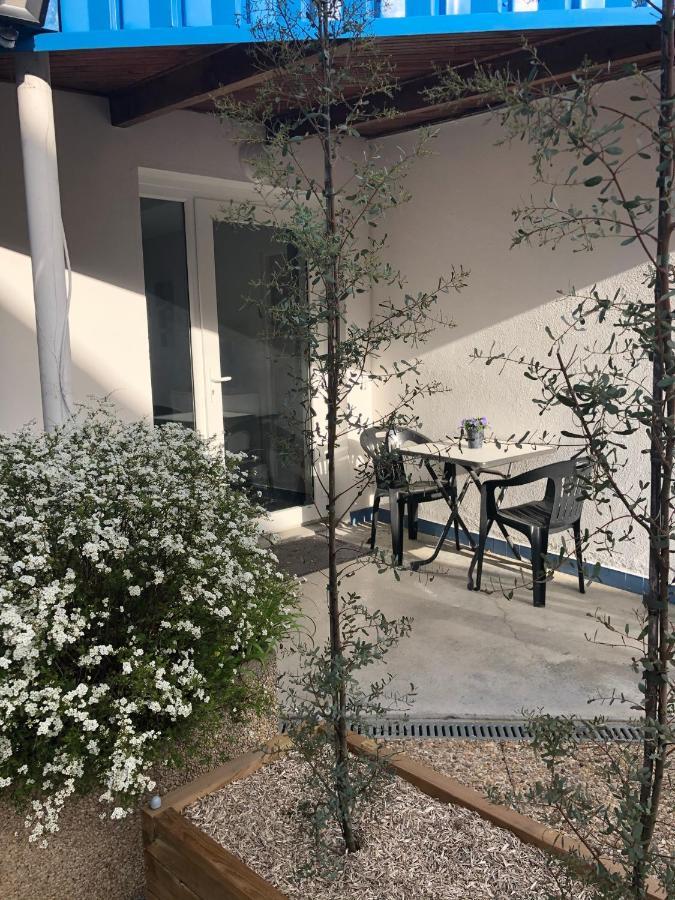 Appart'Hotel Wombat And Wallaby Fussy Exterior photo